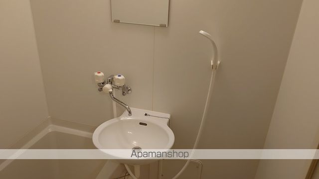 レオパレスやはた[1K/22.35m2]の洗面所