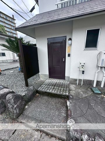 レジデンスカミの玄関写真