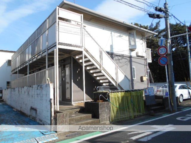 ホイザー鷹之台の玄関写真