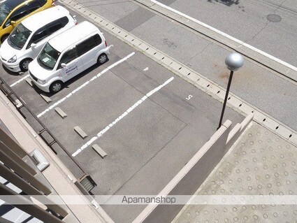 松原マンション[2K/37.23m2]の駐車場4