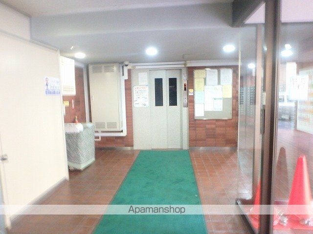 プラザハイツ24の玄関写真