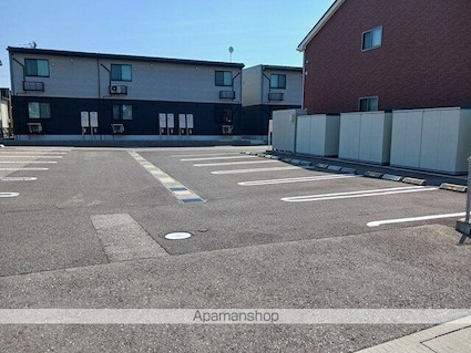 ウェスタン・ヴィラ[1LDK/50.14m2]の駐車場