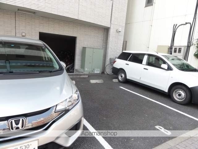 ニューボンデージ[1K/27.46m2]の駐車場