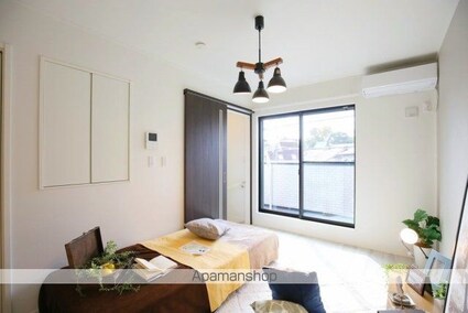 東京都新宿区若葉２丁目[1K/28.65m2]のリビング・居間2