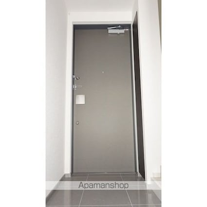 コンフォリア東新宿ステーションフロント[1K/25.92m2]の玄関