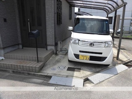 和歌山県和歌山市狐島[2DK/54.65m2]の駐車場