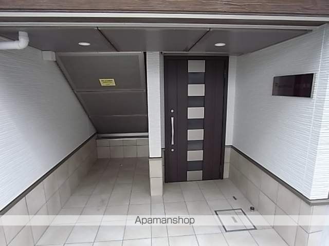 レジデンス西宮呉羽の玄関写真