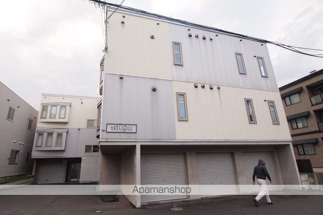 プレシャス12番館の外観写真
