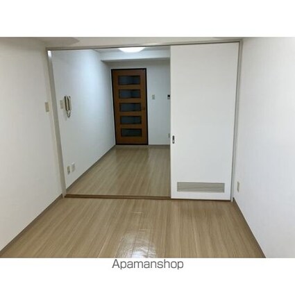 ダイアパレス大手町　第３[1DK/24.7m2]のリビング・居間2