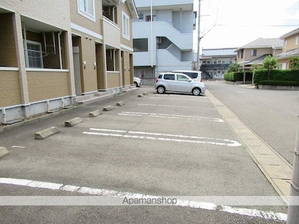 セレノヴィッラ[2LDK/62.32m2]の駐車場1