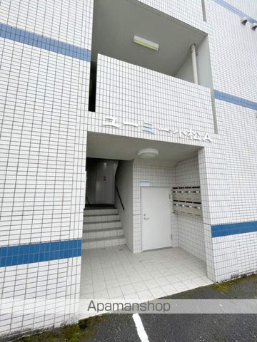 ユーミー小松Aの玄関写真