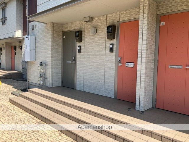 ルミエール花の木 Bの玄関写真