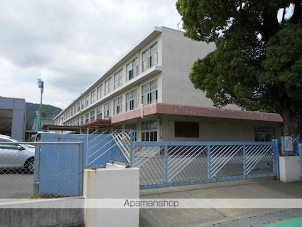 新富町セゾンヴェール[1K/25.77m2]の周辺2