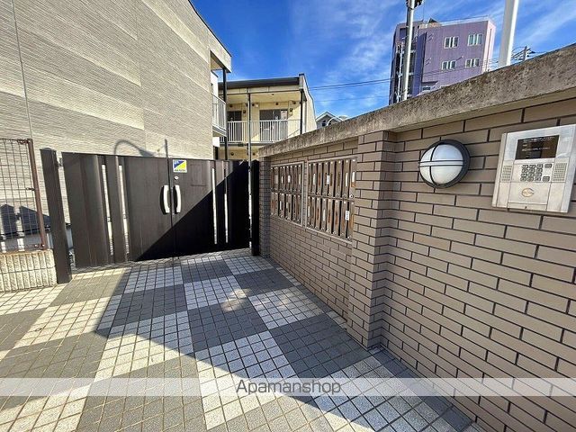 レオパレスメゾンボヌールの玄関写真