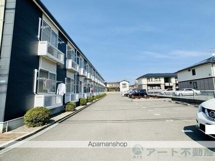 レオパレス拓人[1K/26.08m2]の駐車場2