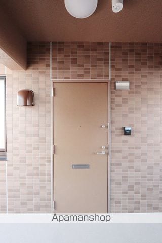 ガーデンヒルズ城南VIIIの玄関写真