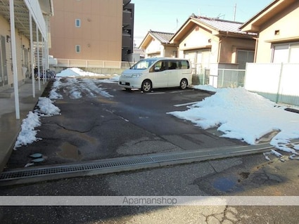 長野県松本市桐２丁目[1K/26.4m2]の駐車場