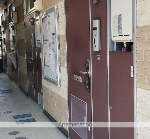 レオパレスGRANDMIKIIIの玄関写真