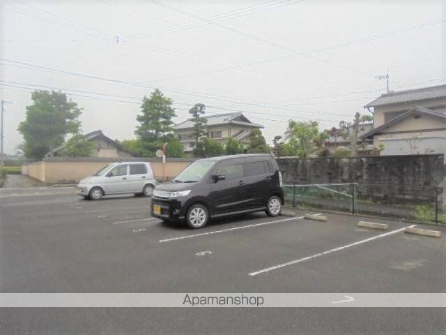 レオパレスＭ＆Ｅ[1K/23.18m2]の駐車場