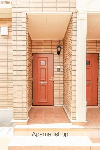モーント シャイン Cの玄関写真