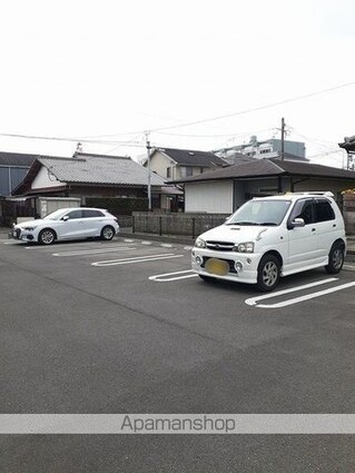 メゾン・ド・ターキー[1K/41.29m2]の駐車場