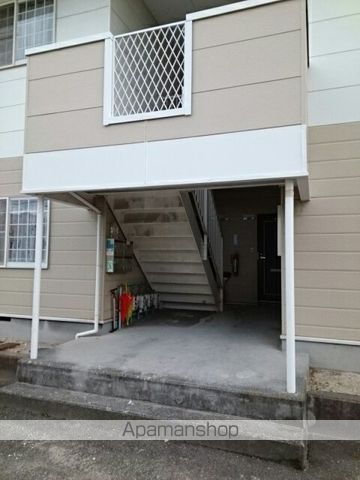 プラドール立川Bの玄関写真