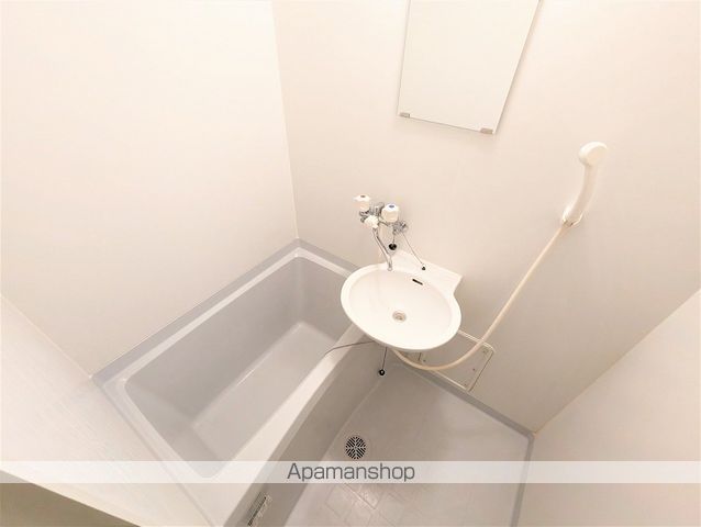 レオパレスフェニックスin波島の内装写真