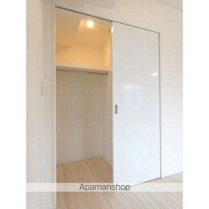 ミリアレジデンス中野坂上[1LDK/42.37m2]の収納