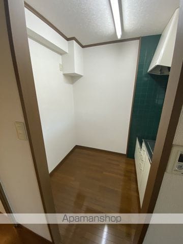 大東山ビルの玄関写真