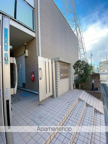 レオパレス六町の玄関写真