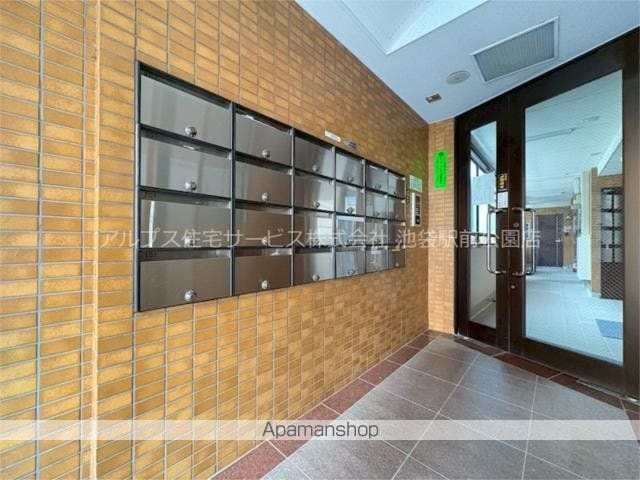 ドミール板橋本町の玄関写真