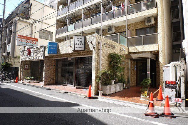 上野アビタシオンの玄関写真
