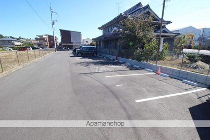 アイディール[1LDK/44.28m2]の駐車場2