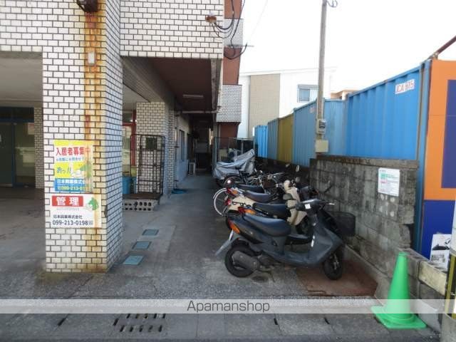 東谷山Nビルの玄関写真