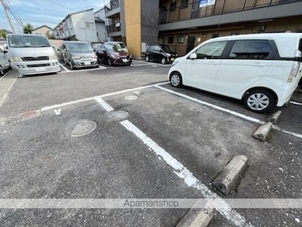 滋賀県大津市今堅田２丁目[1LDK/34.56m2]の駐車場1