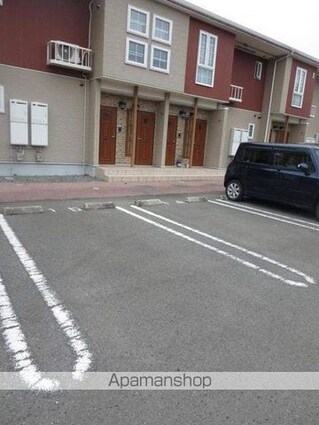 カトル・セゾン　Ⅱ[1LDK/45.72m2]の駐車場2