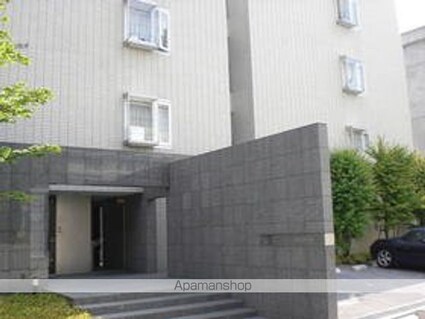 東京都新宿区市谷仲之町[1LDK/45.75m2]のエントランス2
