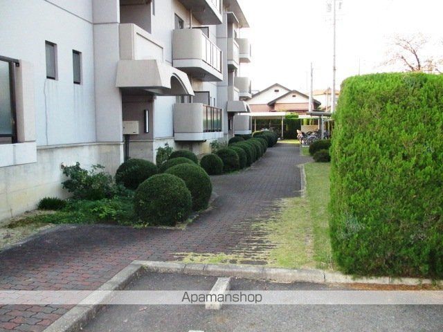 ローザヒルズの玄関写真