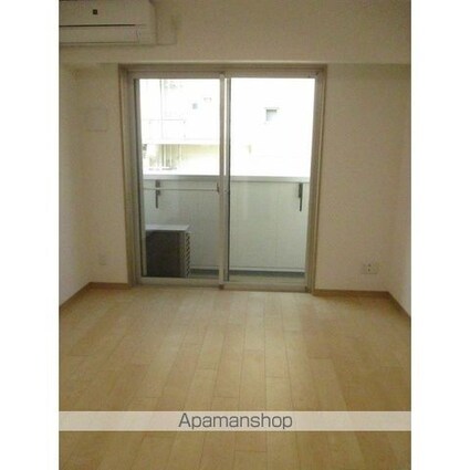 ＬＩＢＲ　ＧＲＡＮＴ　世田谷弦巻[1K/25.65m2]のリビング・居間