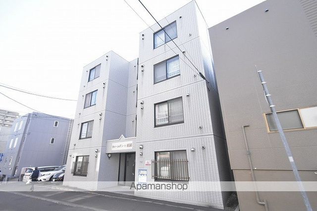 クィーンズコート南郷の外観写真