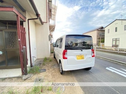 木太町借家　ＮＫ　４ＤＫ[4DK/66.67m2]の駐車場