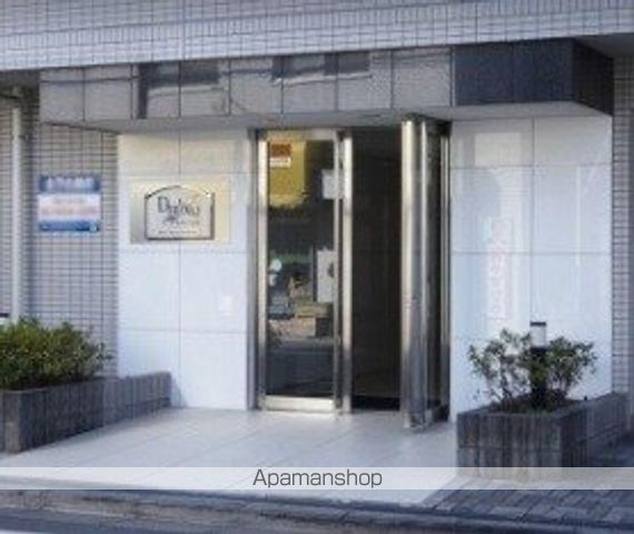 プレール・ドゥーク下井草の玄関写真