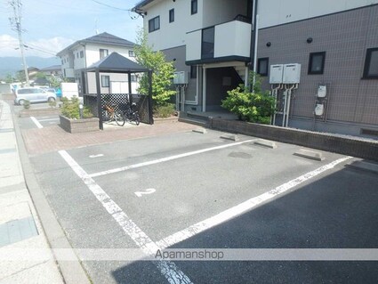 サンライズ杉山[2K/43.54m2]の駐車場