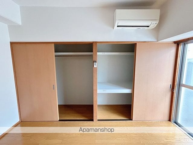 ホワイティナインの内装写真