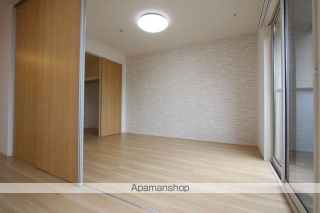 金沢市 2階建 築9年の内装写真