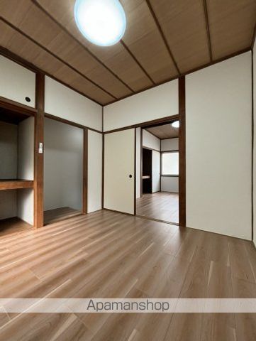 AWESOME TAGATAの内装写真