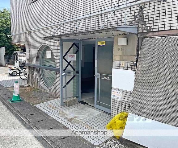 ドミール桂の玄関写真