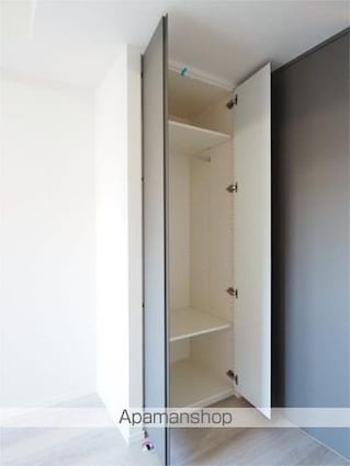 ドゥーエ日暮里[1K/25.28m2]の収納