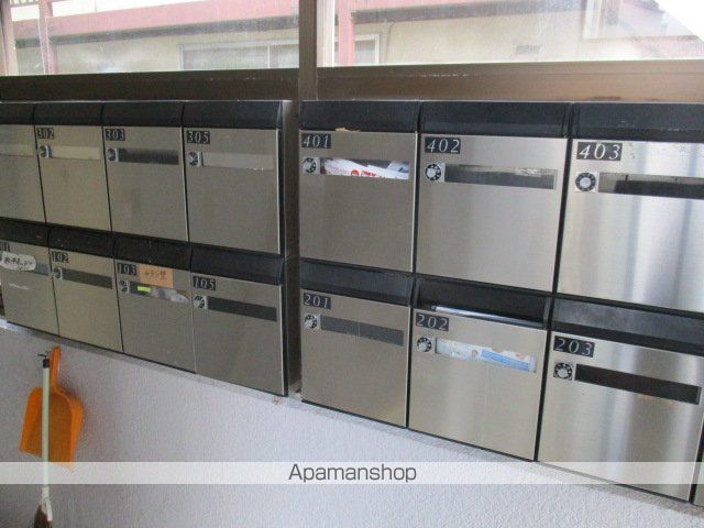 グレース旭町の玄関写真