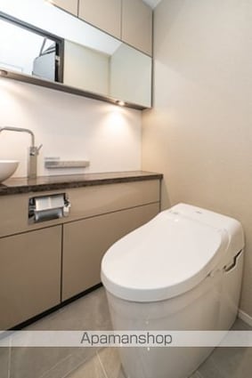 グランスイート千代田麹町[2SLDK/86.04m2]のトイレ